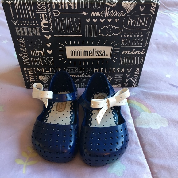 Mini Melissa Shoes - Picture 2 of 3